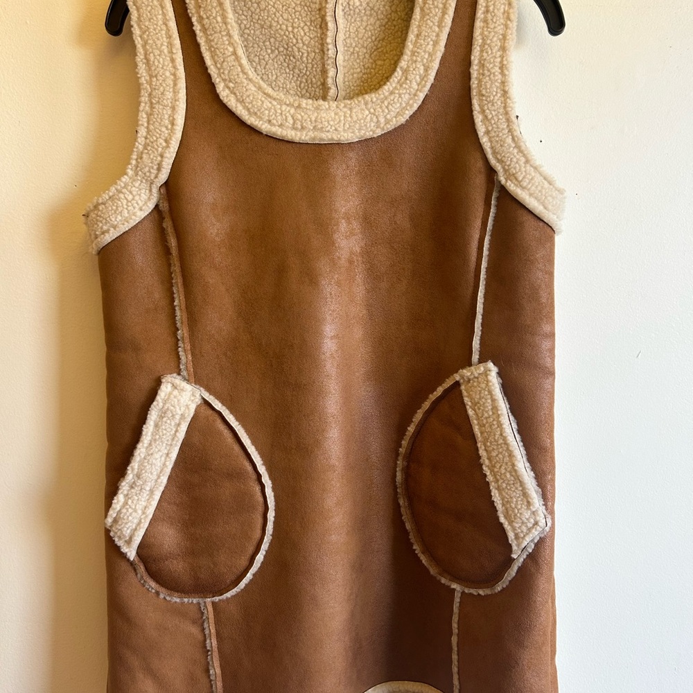 Marzy Brown Pullover Pocket Sleeveless Sweater